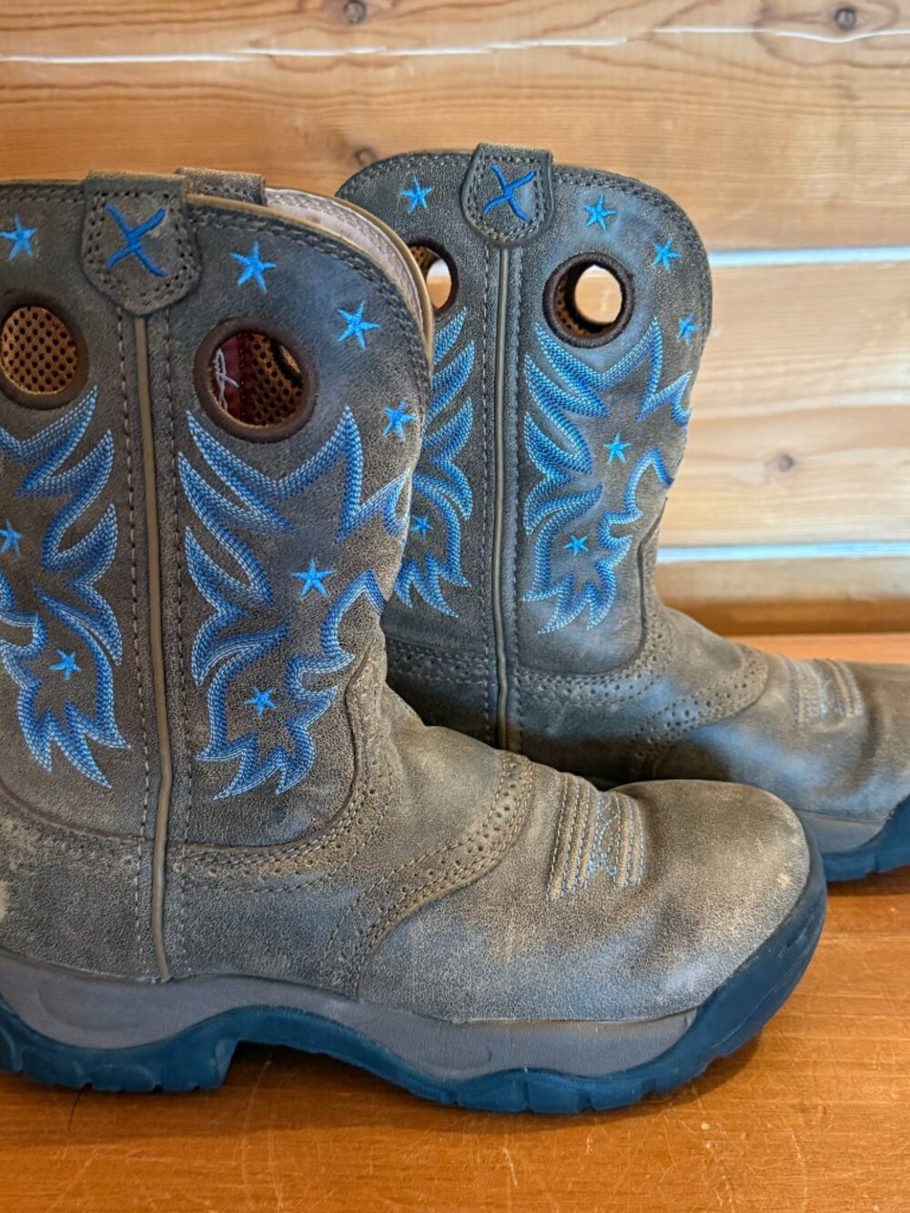 Twisted X pull-on leather distressed boots - brown with blue stars - Women's 9.5